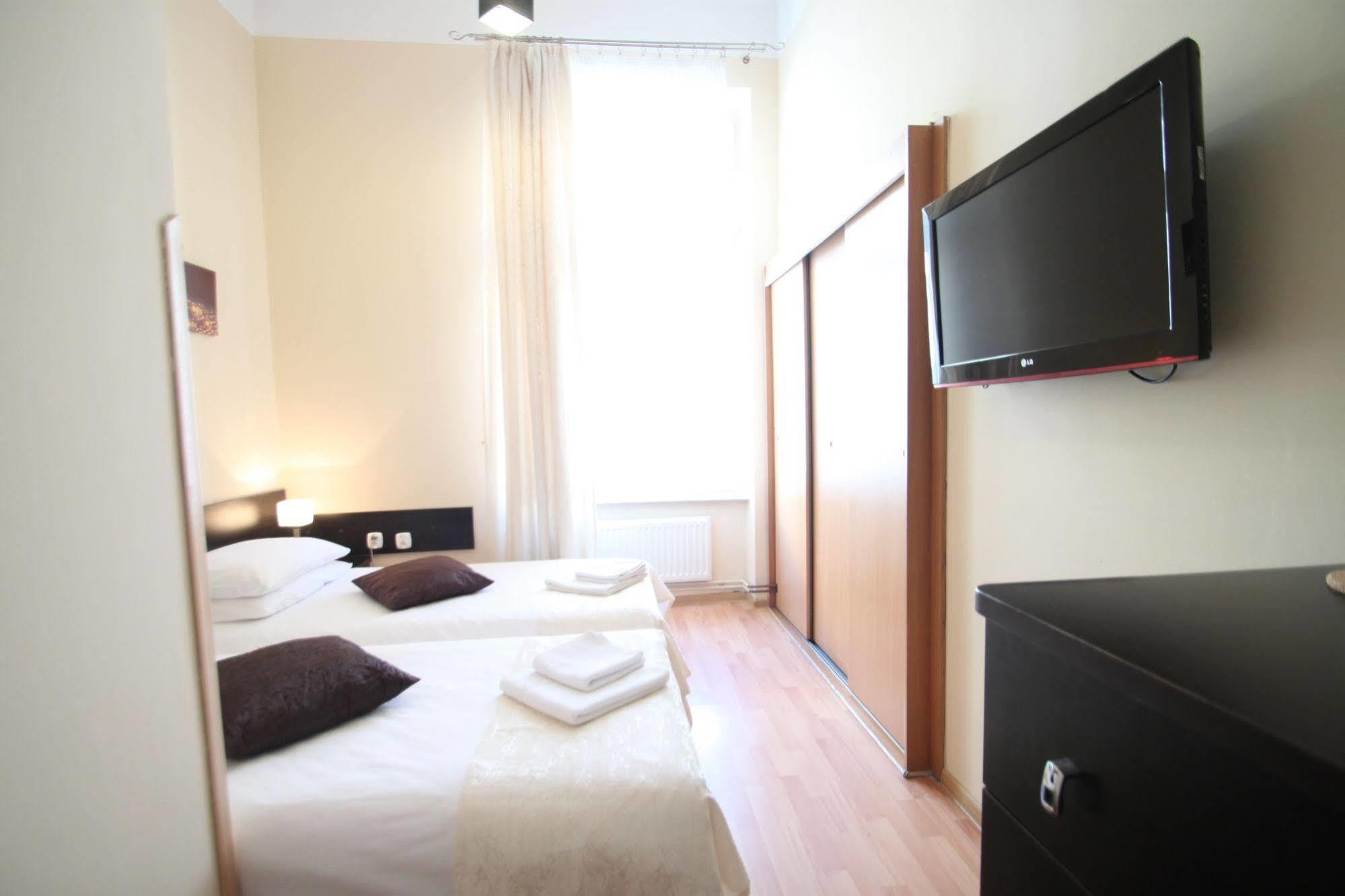 Navigator Apartments Краков Экстерьер фото