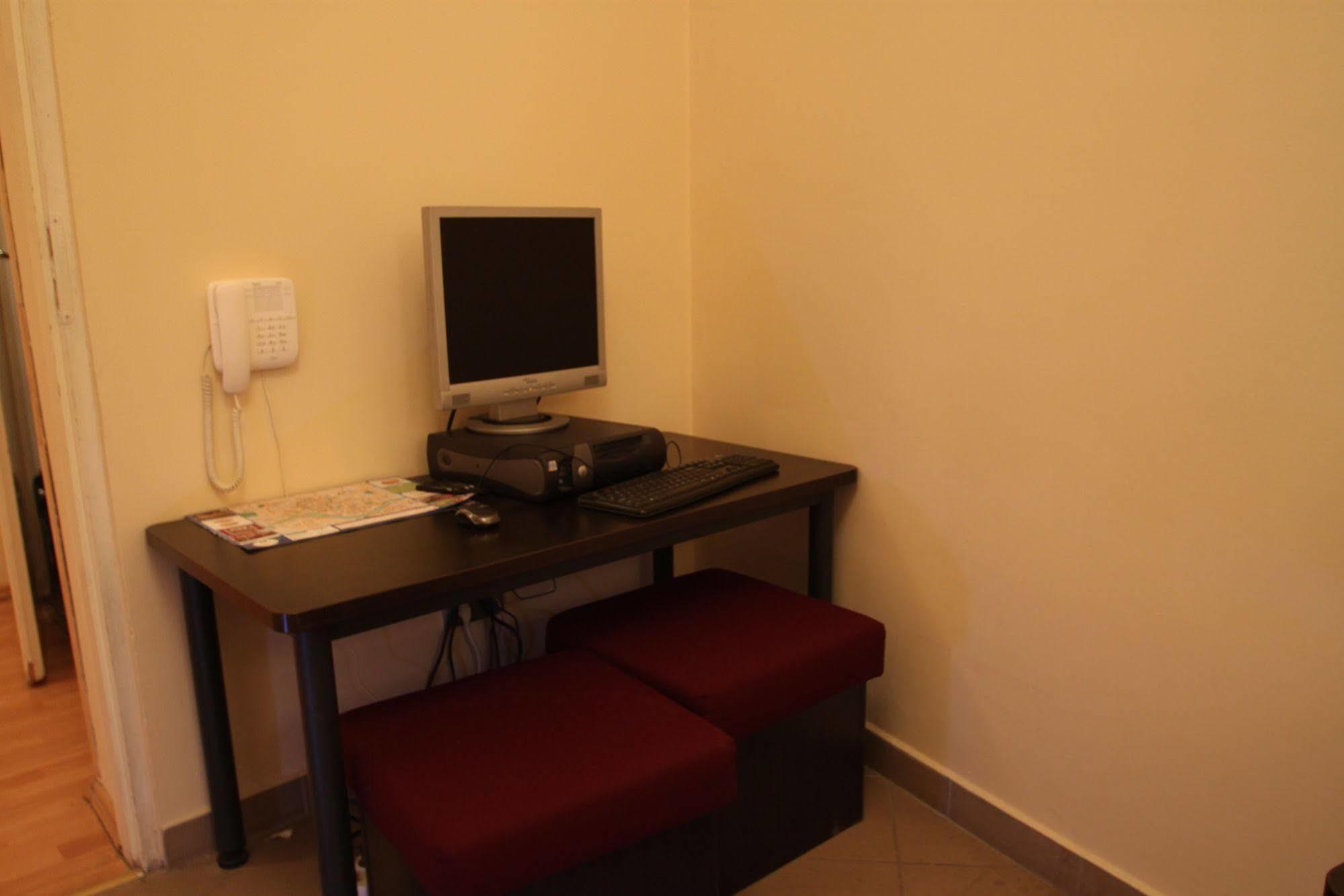 Navigator Apartments Краков Экстерьер фото